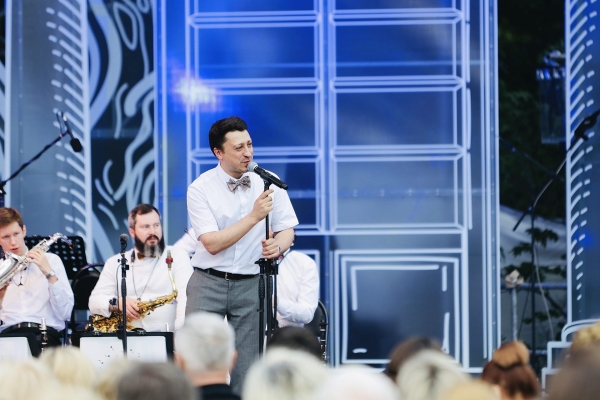 Оркестр Петра Востокова сыграл на памяти советских поколений
